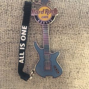 Hard Rock Cafe guitar pin Denver